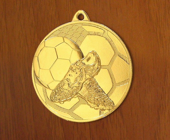 medal 50 mm pi�ka no�na (produkt niedost�pny) puchary statuetki medale